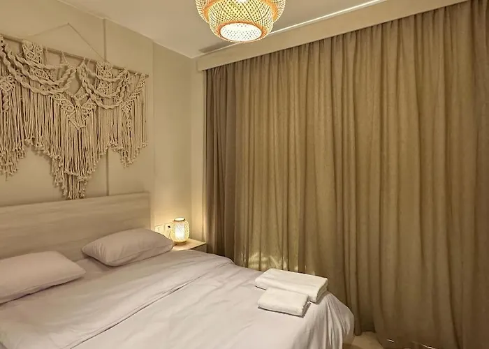 Chic 3br Ground Free & Pool Access At Mangroovy